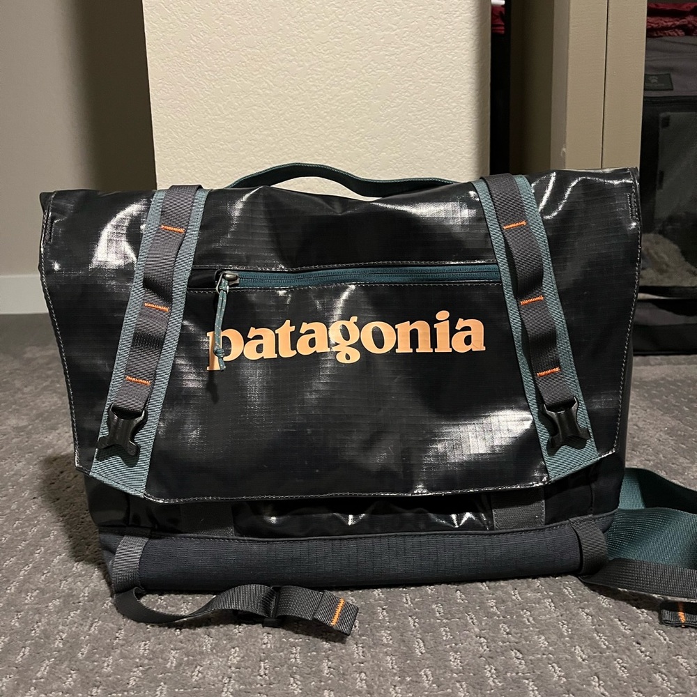 Patagonia messenger bag!